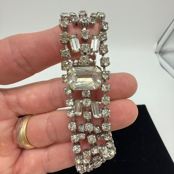 Vtg Clear Rhinestone Silver Tone Wide Bracelet Emerald Cut Center Stone Baguette - Picture 9 of 12